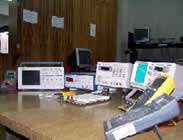 G-301C 06 Computadoras HP Compaq dc7800 Core 2 Duo 05 Osciloscopios Digitales Tektronix TDS 210 05 Generadores de Funciones Elenco de 2 MHz 05 Fuentes de alimentacion programable Motech. 05 Multimetros Digital Fluke.