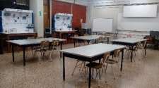 G 309Ambiente de clases multimedia con capacidad para 16 alumnos, cuenta con cinco mesas de trabajo y nueve computadoras conectadas en red con disponibilidad de acceso a Internet y con el software adecuado para el uso de laboratorios.