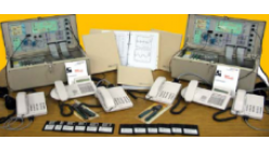 En estos ultimos anos estamos utilizando equipos de ultima generacion, que sirven para complementar las experiencias que se realizan en el Laboratorio.Entre estos equipos destacan los siguientes:Modulos de ensenanza con 7 tarjetas y un software de simulacion para la ensenanza de ComunicacionesAnalogico y Digital de ultima generacion, enlazados via LAN a un servidor del Docente para el monitoreodel avance de las practicas de laboratorio. Marca: DEGEM.Analizador Digital de Espe