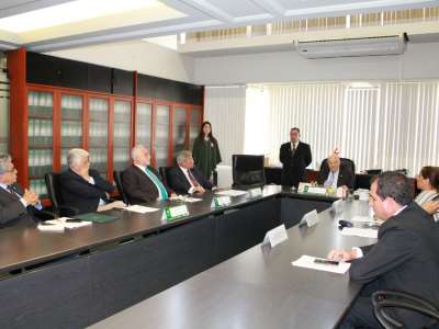 Autoridades de la URPRector Dr. Ivan Rodriguez Chavez Vicerrector Academico Dr. Felix Romero RevillaVicerrector de Investigacion Dr. Jose Martinez Llaque