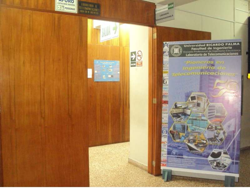 Desde 1997, el Laboratorio de Telecomunicaciones Carlos Arrunategui Renteria esta dentro del organigrama institucional de la Facultad de Ingenieria y depende de la Escuela Profesional de Ingenieria Electronica. En el Laboratorio se desarrollan practicas o experimentos de laboratorio, y soporte tecnico a la labor de la ensenanza - aprendizaje de los alumnos de pre-grado de las carreras de Ingenieria Electronica e Ingenieria Mecatronica, asi como apoyo tecnico a otras unidade