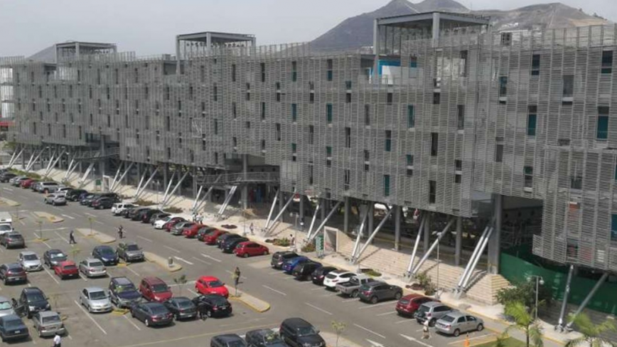 ENERGÍA SOLAR EN EL ESTACIONAMIENTO