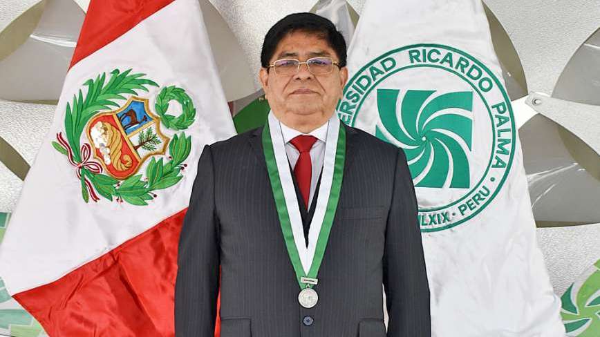 Mensaje del RectorLa creacion del Instituto de Estudios en Recursos Humanos de la Universidad Ricardo Palma, se sustenta en los logros alcanzados, esto nos exige ampliar lineas de accion, con el proposito de favorecer la gestion de personas y contribuir con la solucion de problemas relativos al trabajo y empleo en el Peru. Desde el 2000, venimos participando del proceso de mejora en el quehacer de los recursos humanos. Hoy ya se observan en nuestro pais, indicadores de cambio