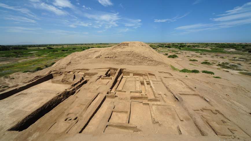 LA ARQUEOLOGÍA FRENTE AL MITO: EL COMPLEJO CHOTUNA CHORNANCAP
